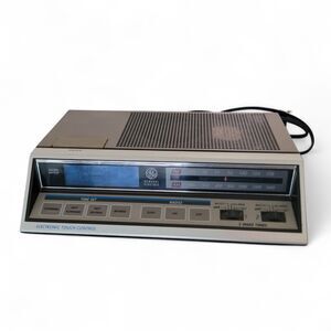 VTG General Electric FM/AM Dual Alarm Digital Clock Radio Model 7-4663A Tested